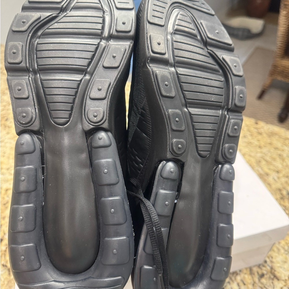 Nike Air Max 270 Triple Black Shoes
Sizes 12.5 - Picture 7 of 11